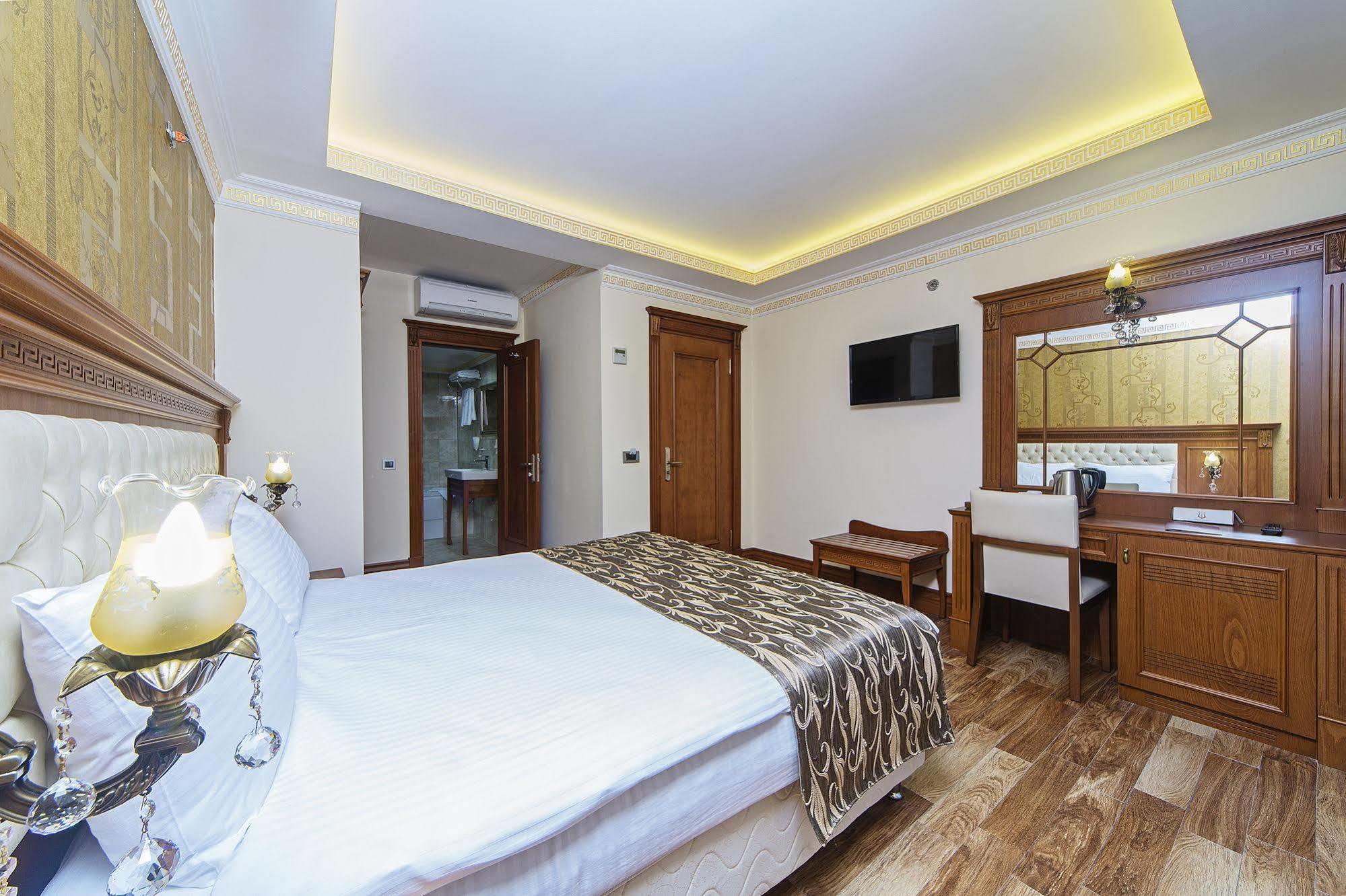 Lausos Palace Hotel Sisli Istanboel Buitenkant foto