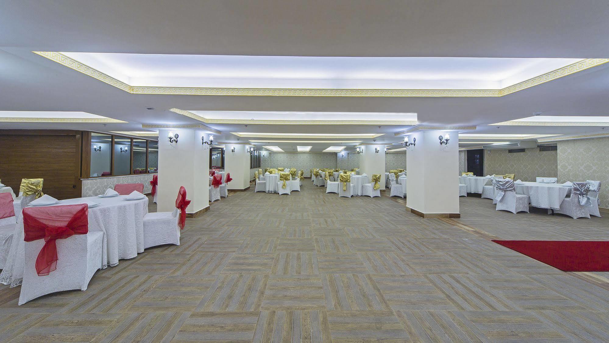 Lausos Palace Hotel Sisli Istanboel Buitenkant foto